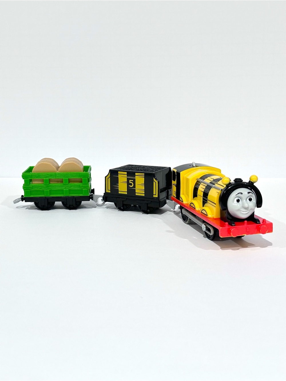 Thomas & Friends Motorized TrackMaster Busy Bee James w/ Tender, Cargo Cart